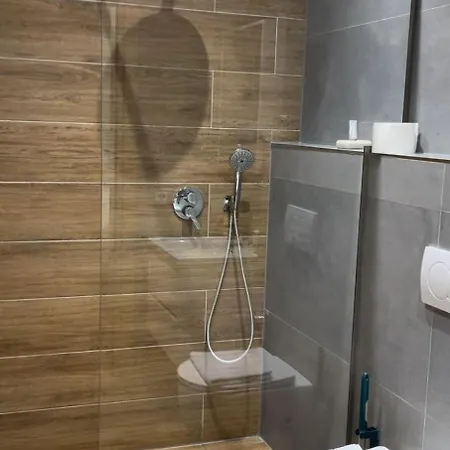 Era 36 * Durrës