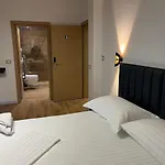 Era 36 게스트하우스 Durrës